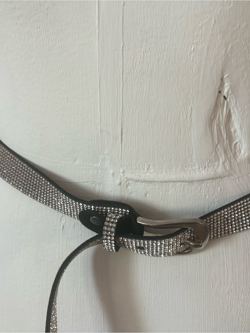 Silver Rhinestone-Embellished Women’s Belt with Polished Buckle